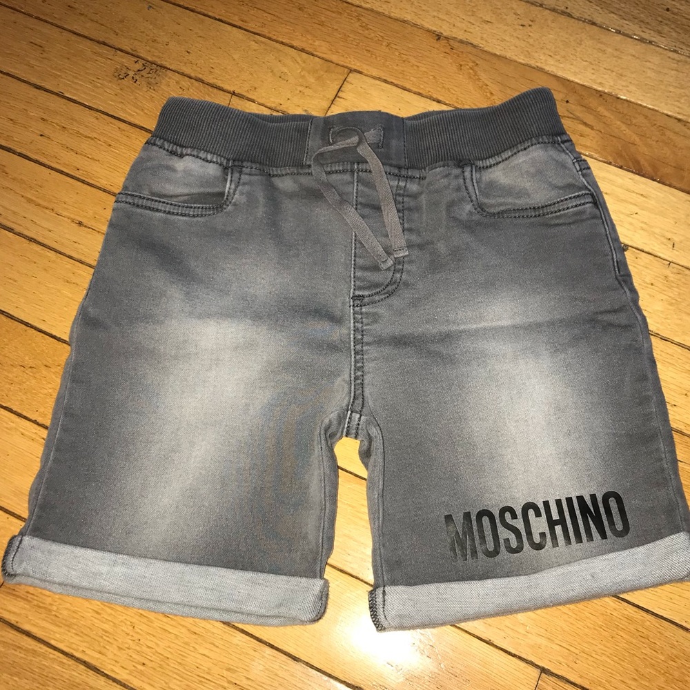 🚫SOLD🚫MOSCHINO SHORTS SZ 8 - Picture 1 of 6